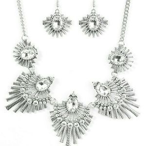 Necklace and earring set